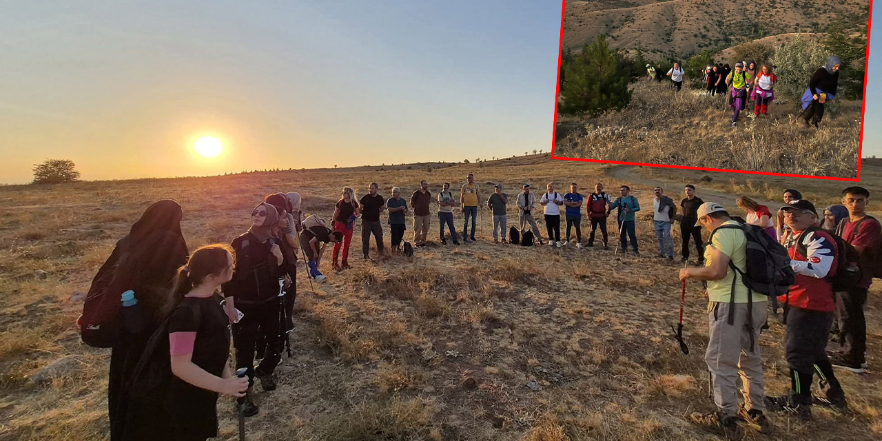 Doğa tutkunları Zafer Bayramı için Dinek Dağına  yürüdü