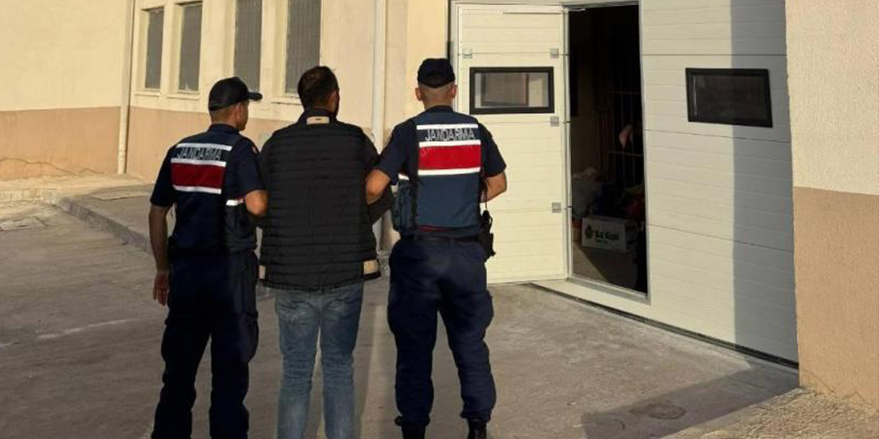 Anne ve babasını öldürmüştü: Cinayet zanlısı cani tutuklandı