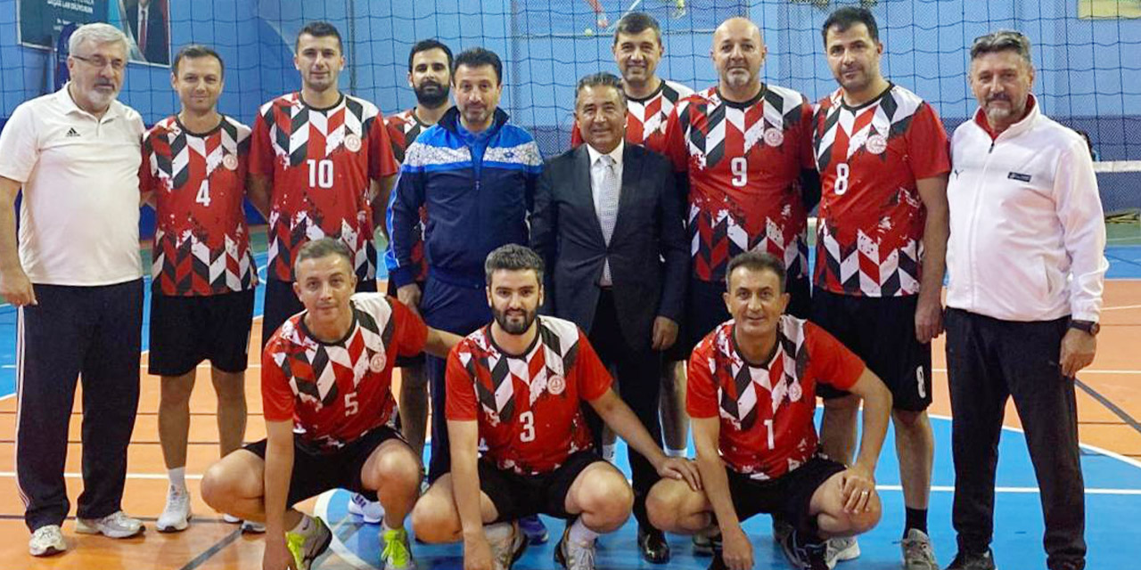 Kırıkkale'de kamu kurumları arası voleybol turnuvası başladı