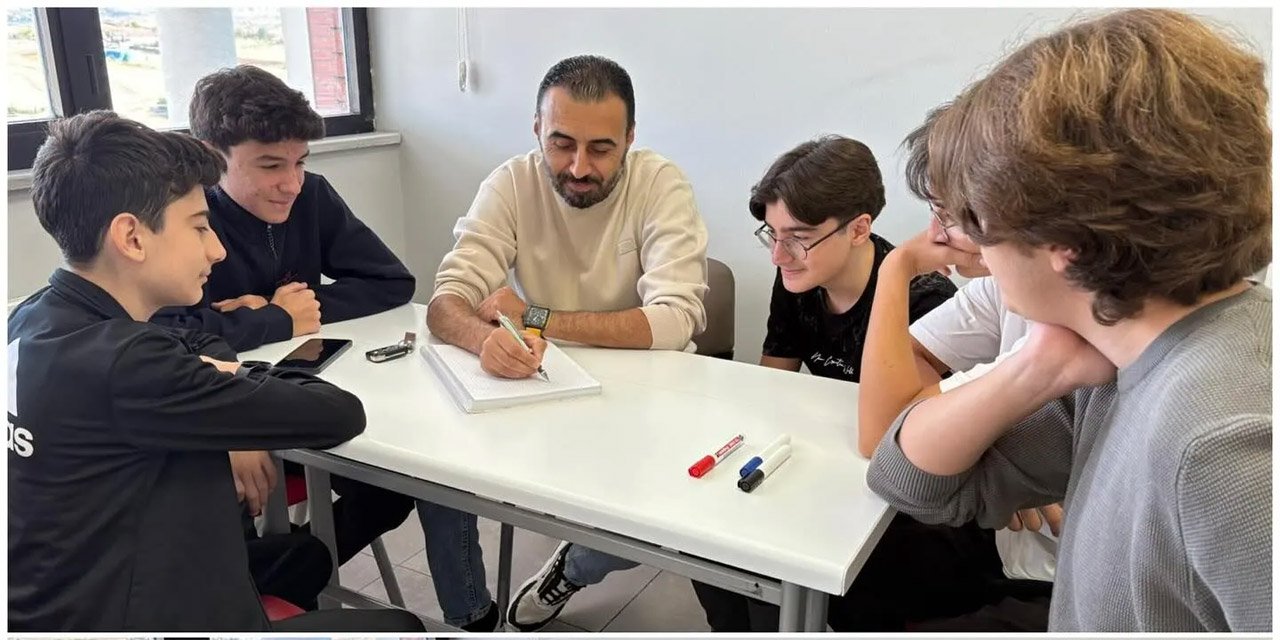 Başaran Koleji'nde disiplinli çalışma dönemi: Hibrit model tüm sınıflara yayılıyor