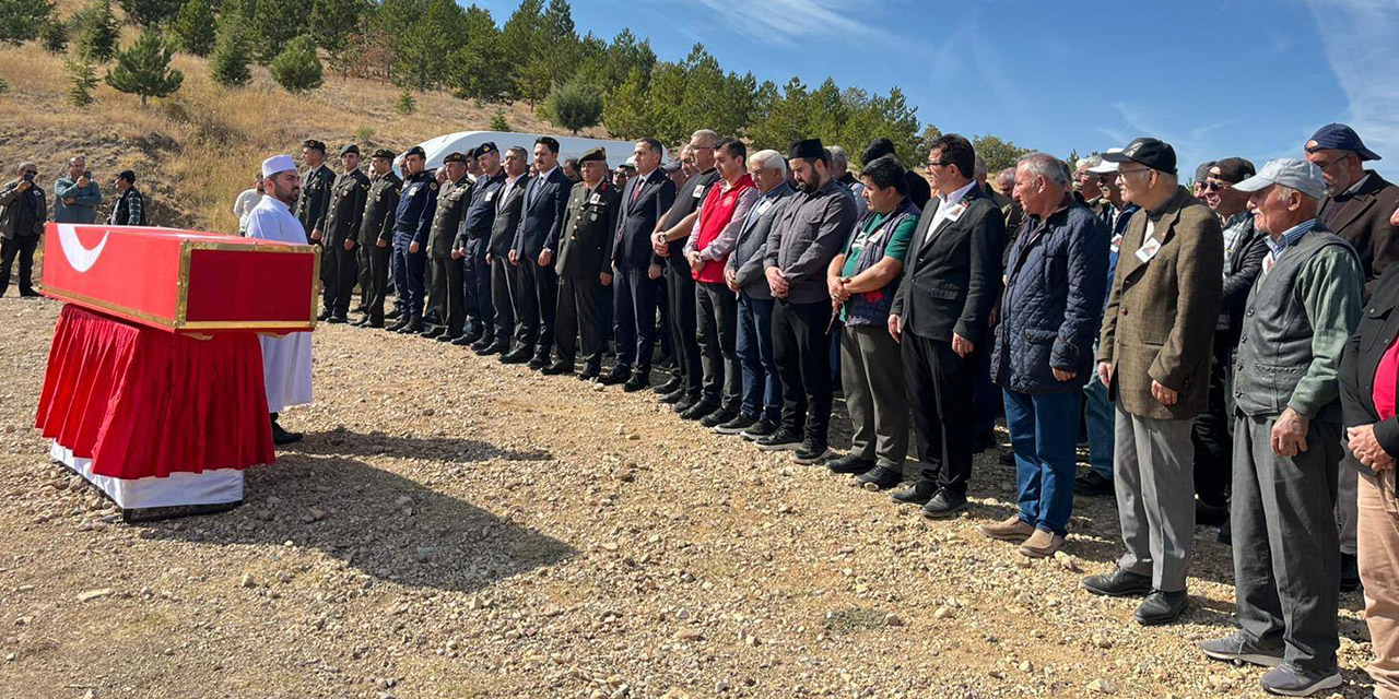 Kıbrıs Gazisi Karaçay  askeri törenle son yolculuğuna uğurlandı