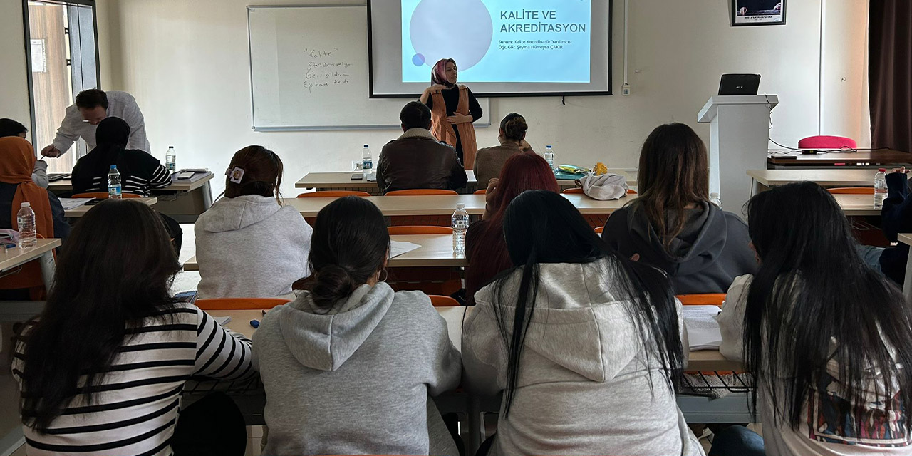 Üniversite öğrencilerine "Dersimiz MEDEK" eğitimiyle kalite kültürü vurgulandı