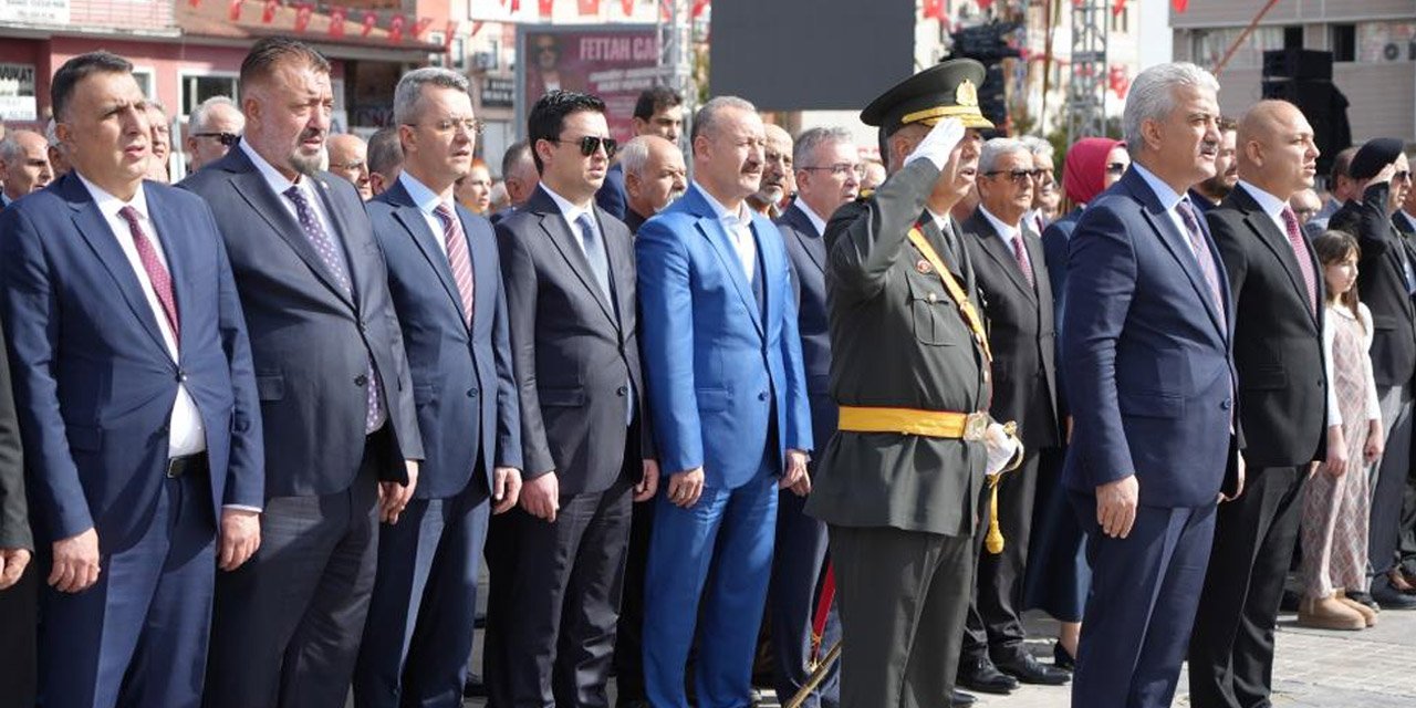 Kırıkkale'de Cumhuriyetin 102. yıl dönümü kutlanıyor
