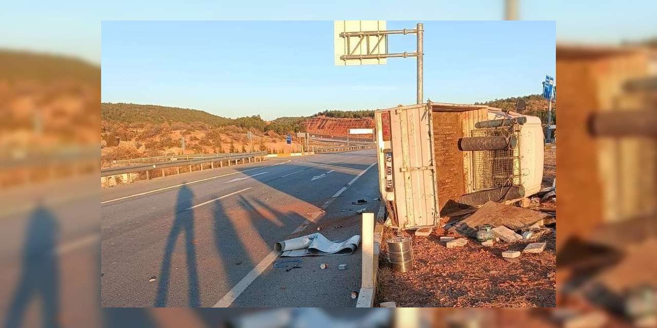 Kamyonun çarptığı kamyonet devrildi: 1 ölü, 1 yaralı