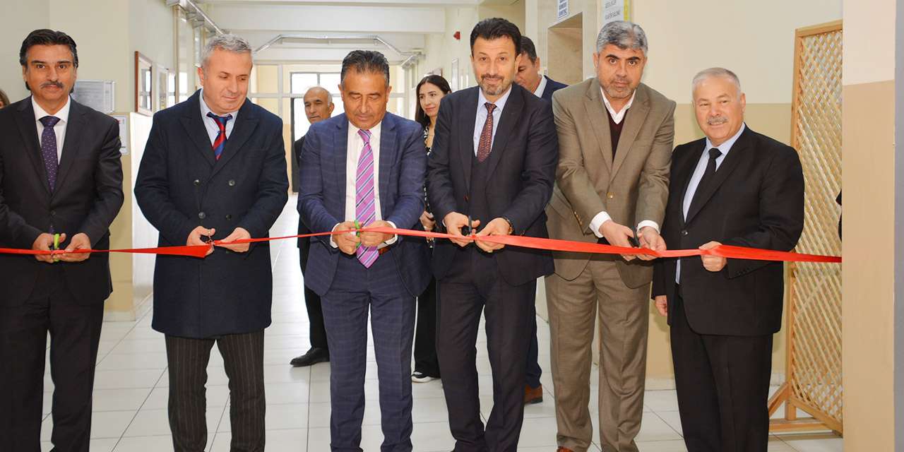 Öğretmenler sınıf dışındaki emeklerini sergiledi