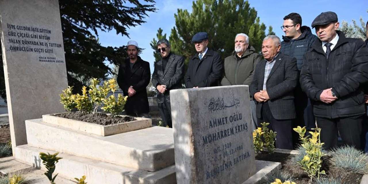 Anadolu'nun Sesi sustu ama mirası yaşıyor: Muharrem Ertaş kabri başında dualarla yad edildi