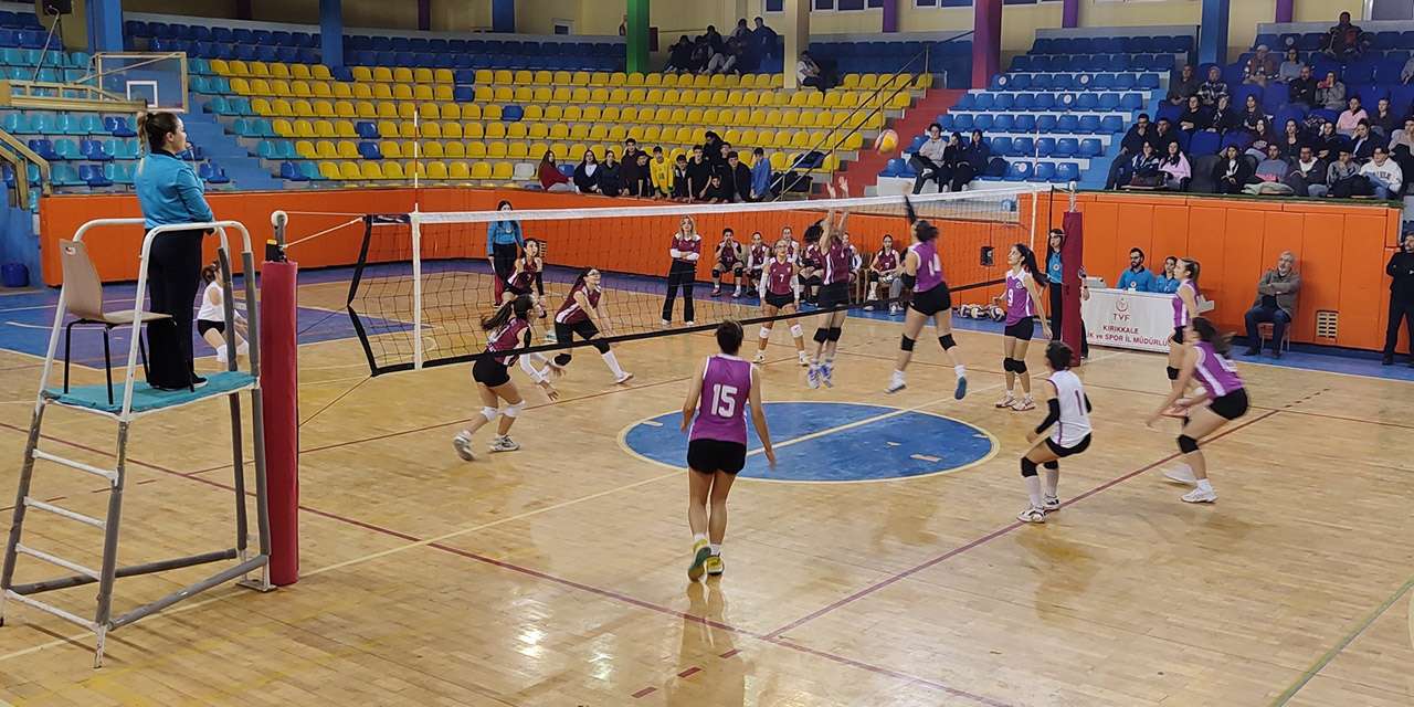 Kırıkkale'de Voleybol coşkusu başladı: Genç Kızlar sahada!