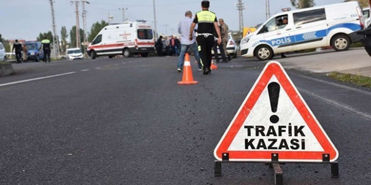 Kayseri'de kırmızı ışıkta duramayan kamyonet ortalığı savaş alanına çevirdi: 1'i ağır 3 yaralı