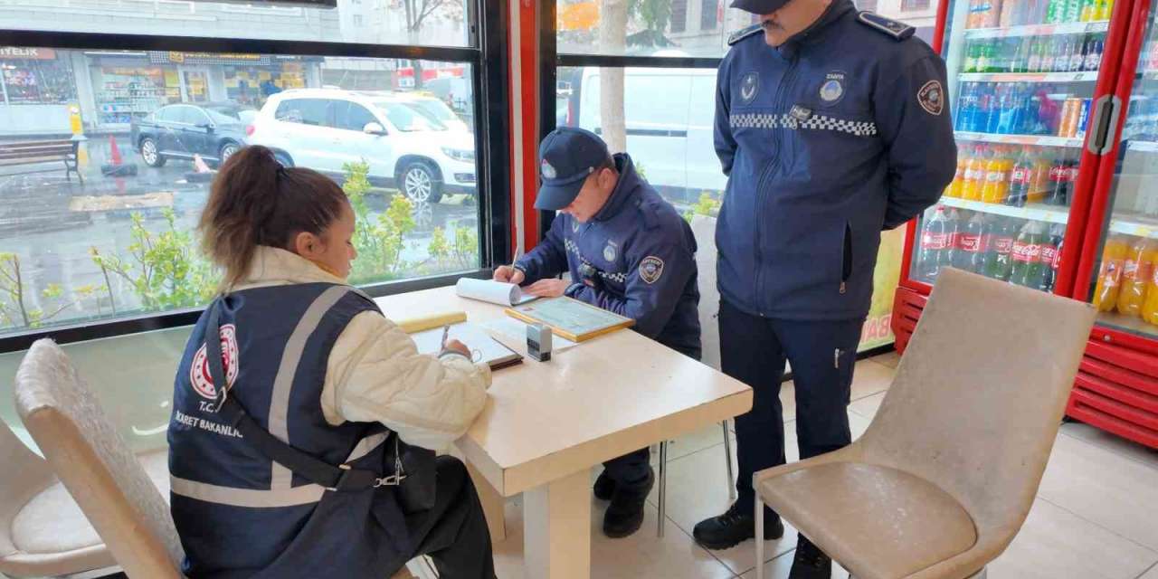 Büyükşehir zabıtası, şehrin huzuru ve düzeni için denetimlerine devam ediyor