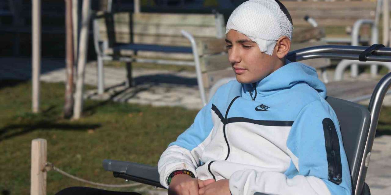 Akran zorbalığına maruz kalan 13 yaşındaki çocuğun kafatası titanyum parçalarıyla yeniden oluşturuldu