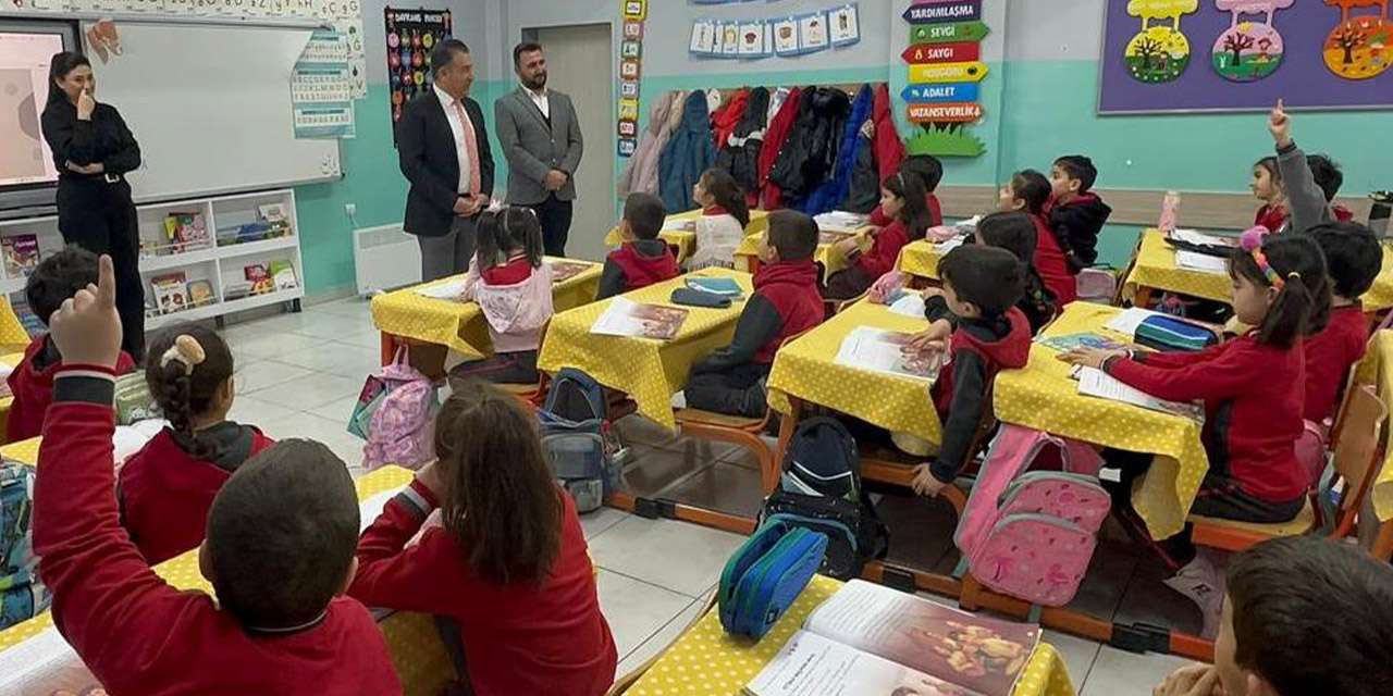 Bayraktepe İlkokulunda projeler ve eğitim ortamları denetlendi