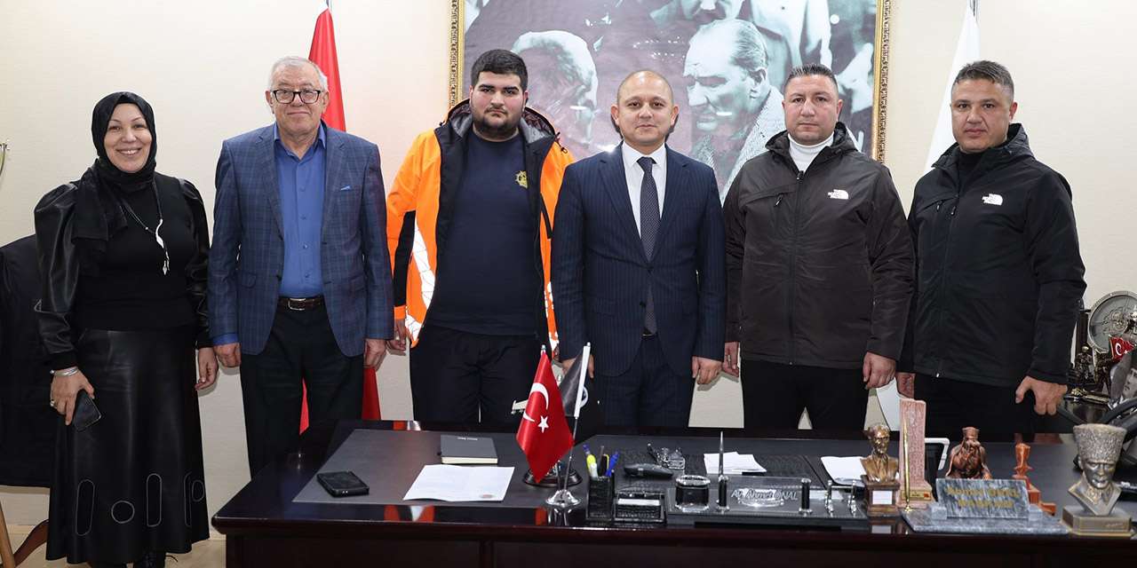 Dürüst personeli Başkan Önal ödüllendirdi