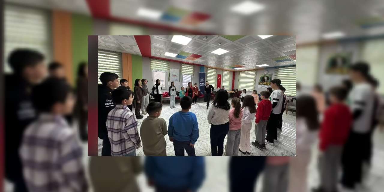 Gençler kışın tadını gençlik merkezlerinde çıkarıyor