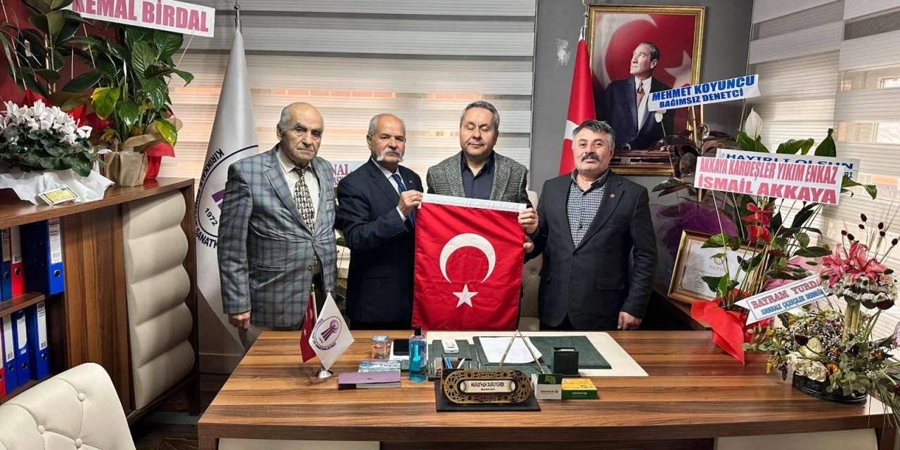 Başkan Duruyürek’e "Ay Yıldızlı" tebrik!