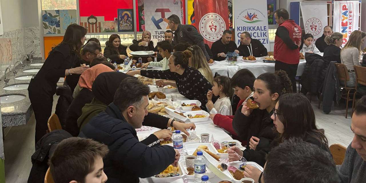 Teknoloji yıldızları bu kez sofrada buluştu!