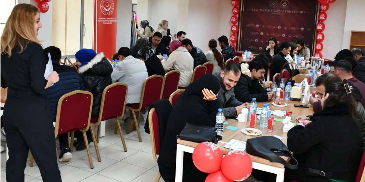 Kırıkkale’de yeni evli çiftler “Mutlu Yuva” için bir araya geldi