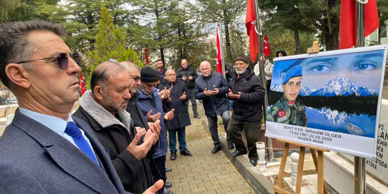 Güneş Operasyonu kahramanı kabri başında yad edildi