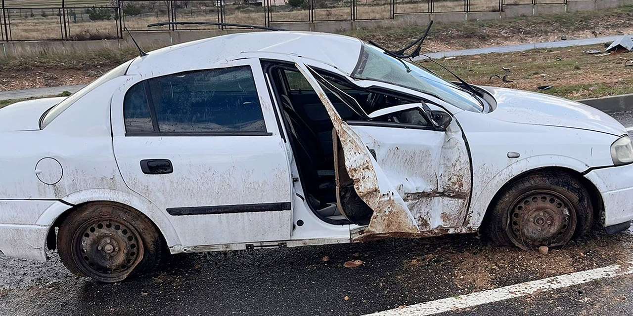 Kırıkkale-Kırşehir yolunda can pazarı: 2 yaralı
