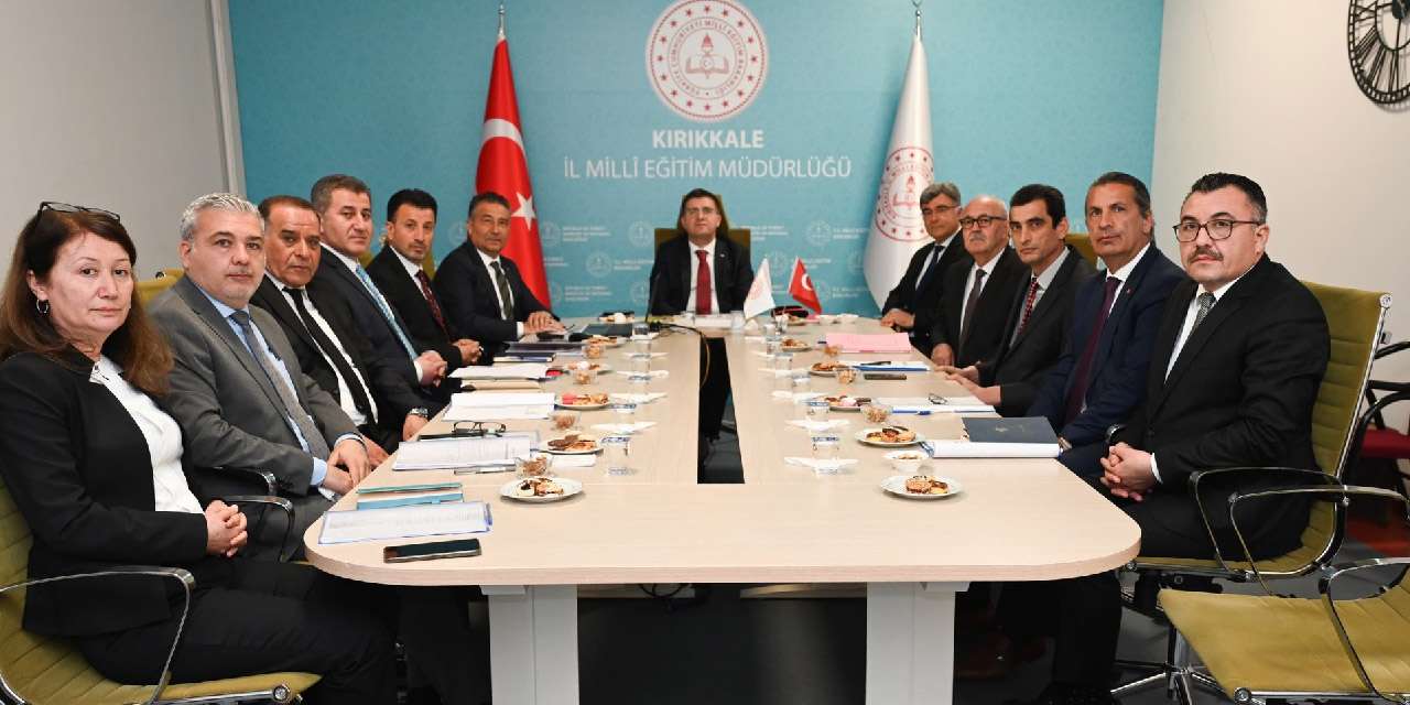 Vali Sarıibrahim’den eğitime yakın takip: Milli Eğitim’de brifing aldı