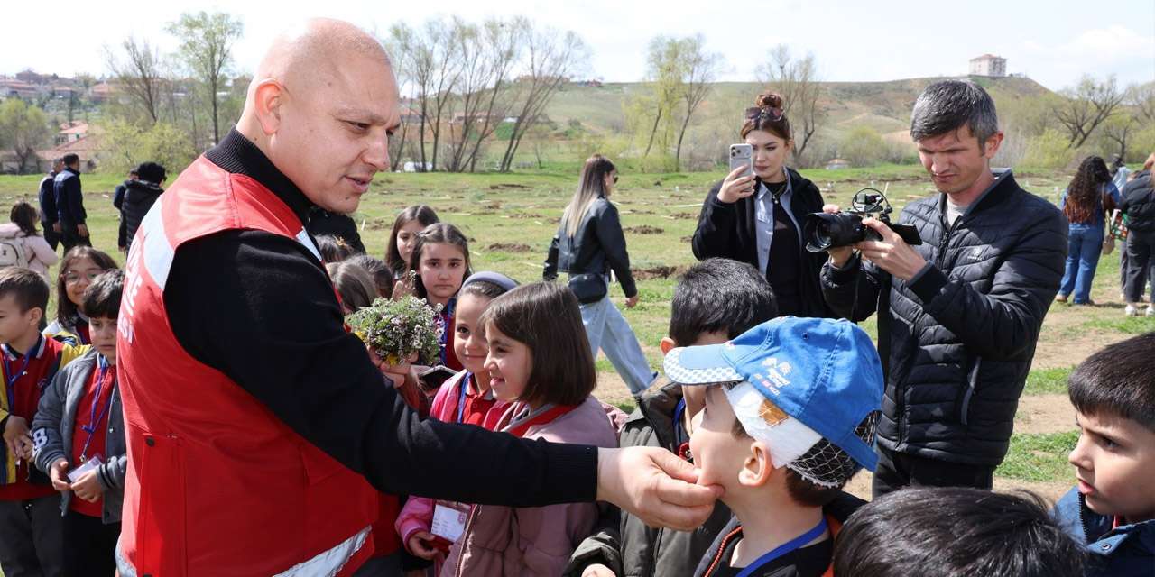Kırıkkale'de yeşil seferberlik! Binlerce fidan dikildi
