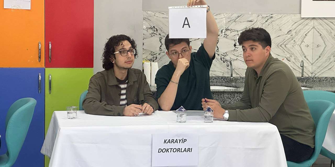 Kırıkkale’de bilgi savaşı: ‘Salladık Tutmadı’ ve ‘Karayip Doktorları’ sahnede!