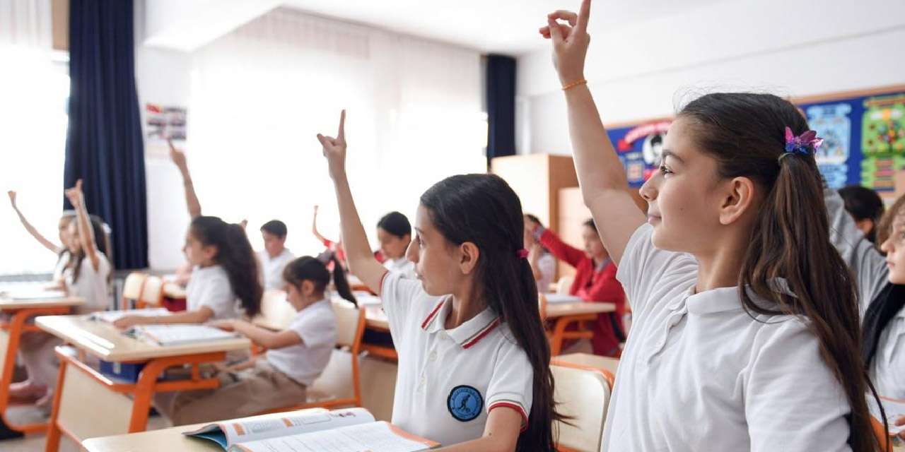 Kırıkkale'de kurallarda esneklik yok: Okullara formasız öğrenci, randevusuz veli giremeyecek!