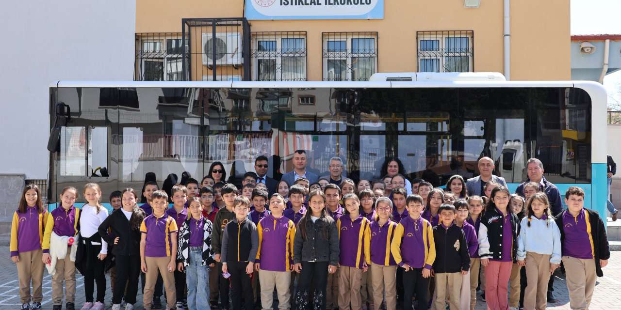 Sınıf değil belediye otobüsü: Kırıkkale'de minikler kuralları uygulamalı öğrendi