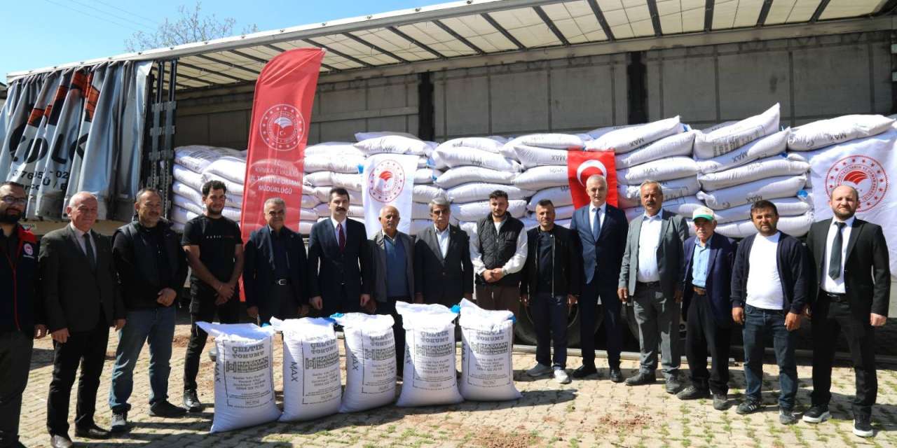Kırıkkale'de üretime dev katkı! Onlarca çiftçiye 22 tonluk tohum desteği