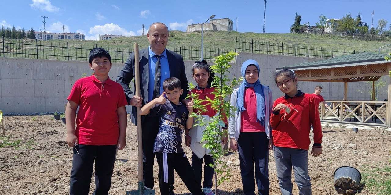 Bahşılı'da geleceğin doğacıları görev başında!