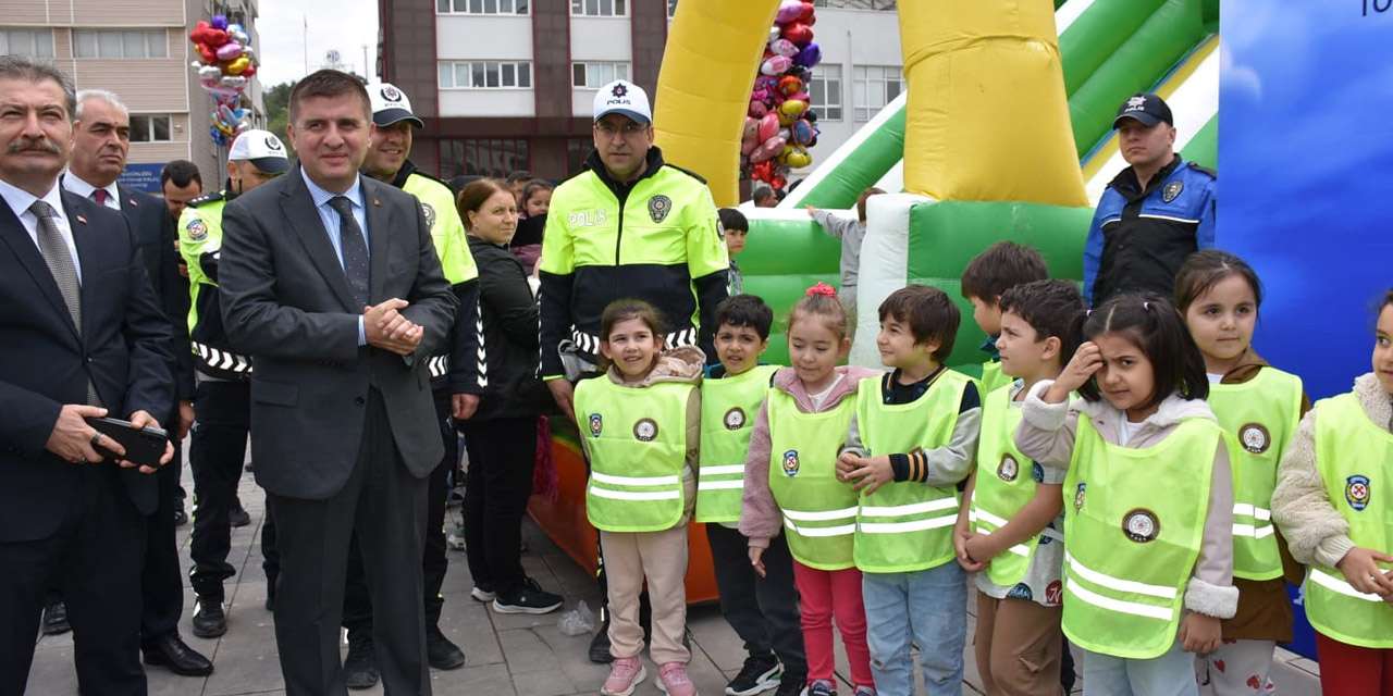 Kortej geçti, meydan alkışla inledi: Kırıkkale'de 2026 Trafik Haftası’na görkemli başlangıç!