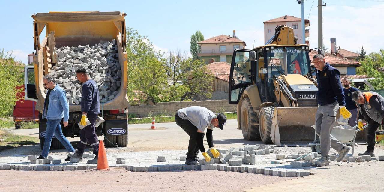 Toz ve çamur dönemi bitiyor! Kırıkkale Belediyesi mahalleleri yeniliyor