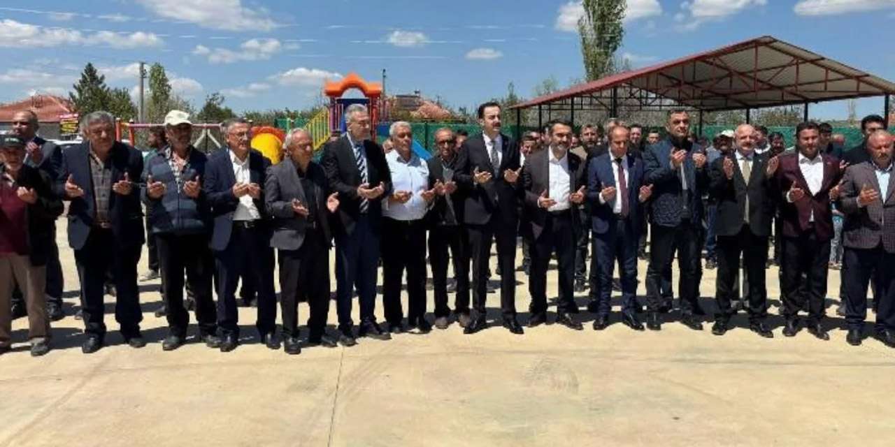 Balışeyh’te binlerce el aynı dua için kalktı: "Rabbim bolluk ve rahmet versin!"