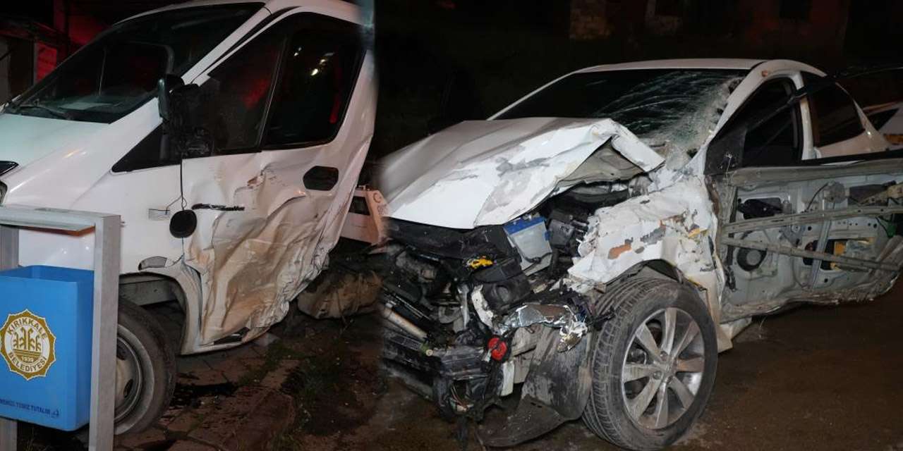 Kırıkkale'de korkunç kaza! Önce ışıklara sonra çekiciye çarptı