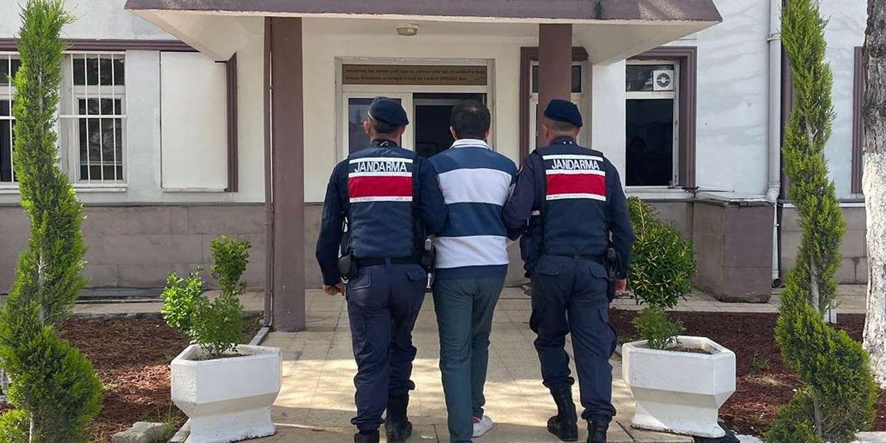 Kırıkkale'de kendisini kamu görevlisi olarak tanıtan dolandırıcı yakalandı!