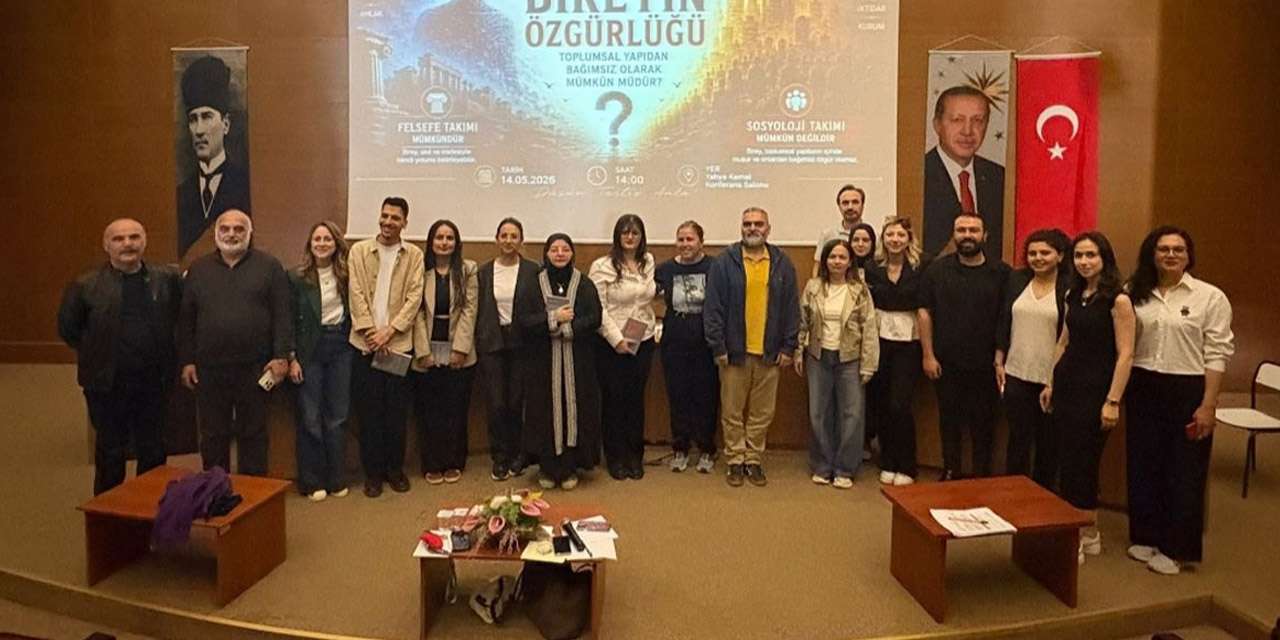Kırıkkale Üniversitesi'nde dev düello: Felsefe ve Sosyoloji öğrencileri karşı karşıya!