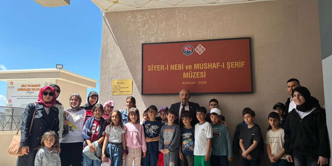Ankara’dan Kırıkkale’ye manevi köprü: Elmadağlı öğrenciler Siyeri Nebi Müzesi’ni fethetti