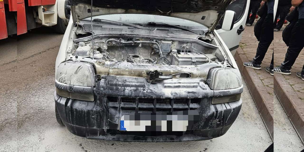 Kırıkkale merkezde hareketli dakikalar: Yol kenarındaki araç bir anda tutuştu