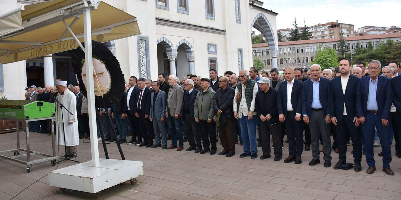 57 yıl dile kolay! Kırıkkale adliyesinin en yaşlı çınarı sonsuzluğa uğurlandı