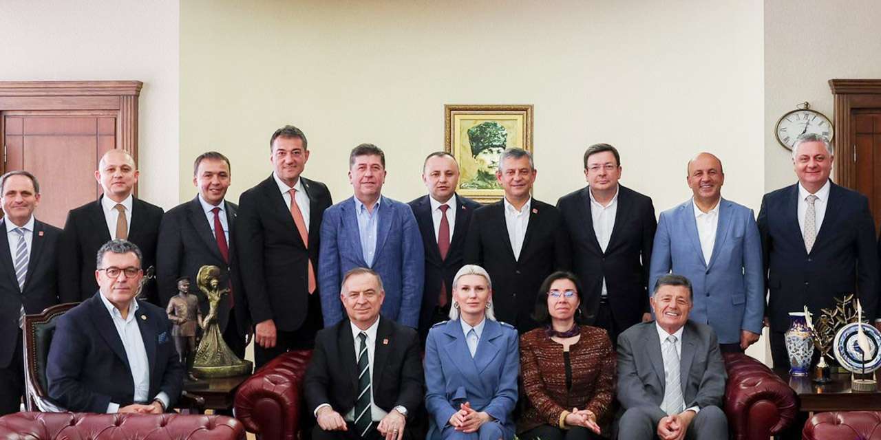 Ahmet Önal Ankara'ya çıkarma yaptı: Özgür Özel'e tam destek!