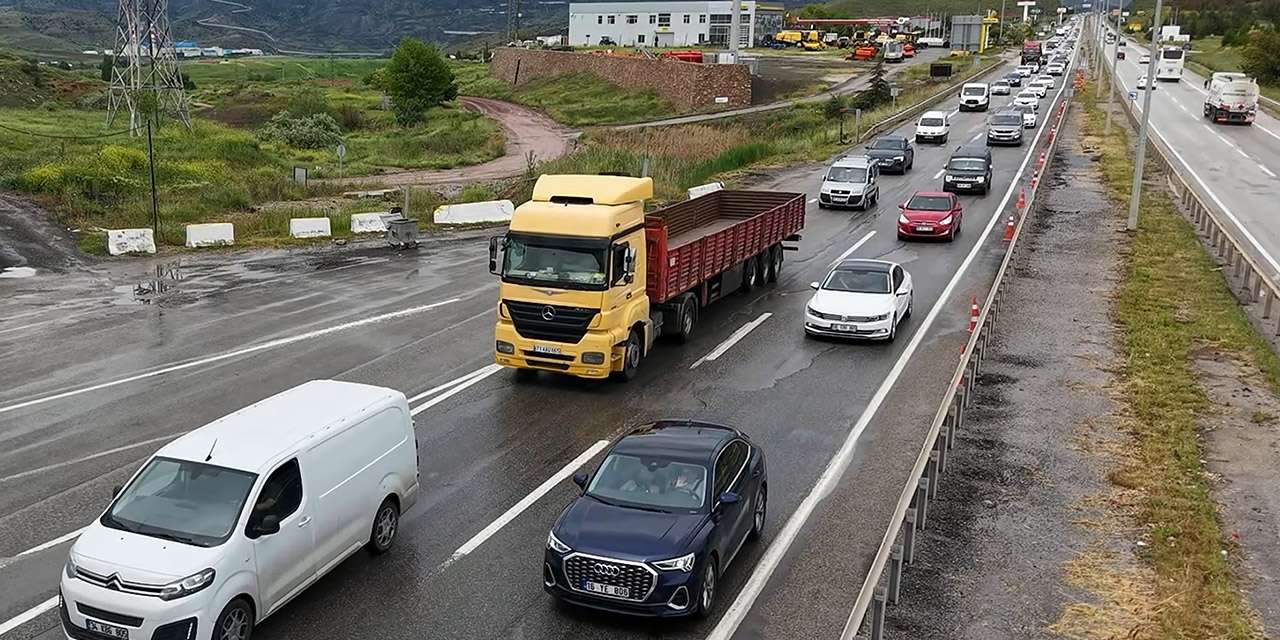 Kilit kavşak Kırıkkale'de bayram göçü başladı: 43 ilin geçiş noktasında yoğunluk artıyor!