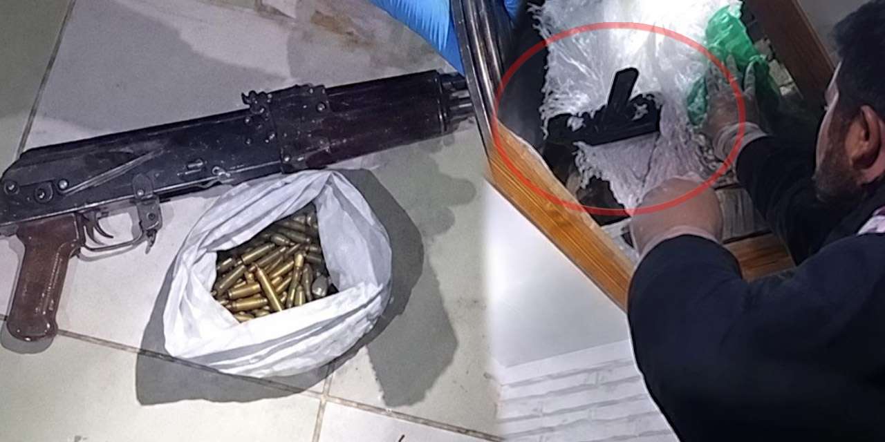 Çatıdaki eski çuvalı açan polisler şoke oldu: İçinden harp silahı çıktı!