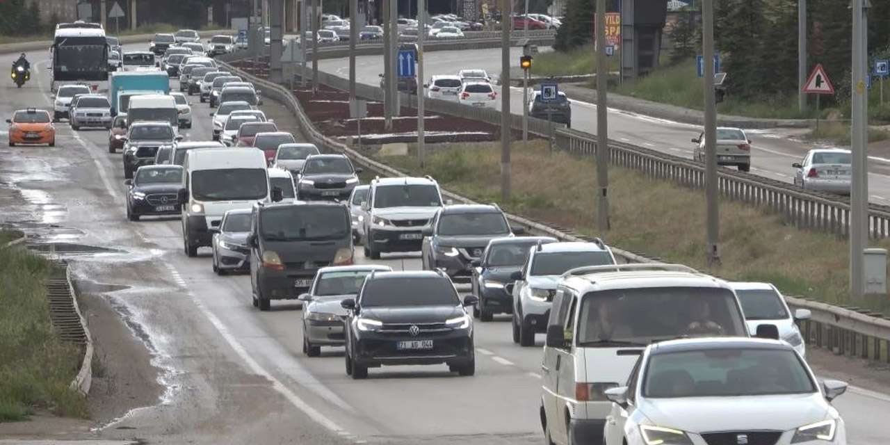 Bazı noktalarda adım adım ilerliyor: Kırıkkale yol durumu alarmı