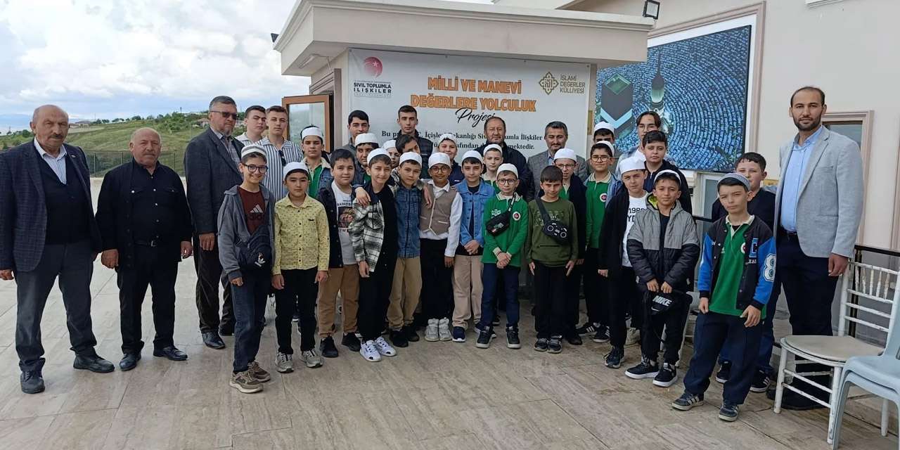 Kırıkkale'de çifte sela sesleri: 30 hafız aynı anda tilavet yaptı