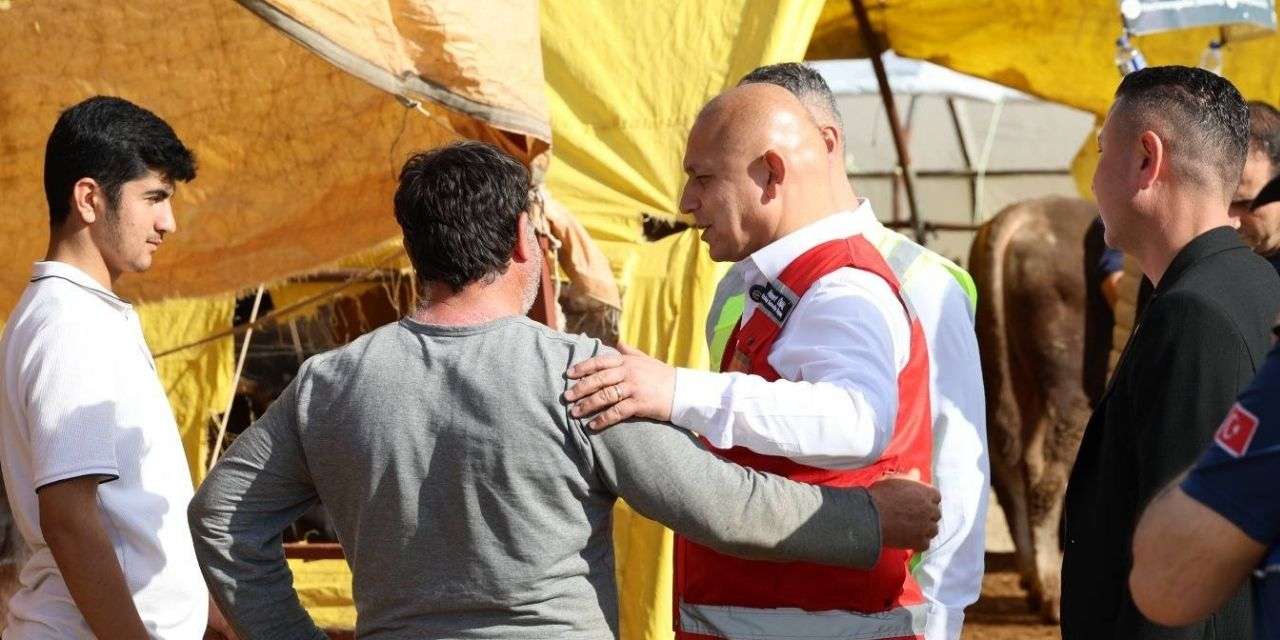 Kırıkkale Kurban Pazarı'nda bayram mesaisi: Başkan Önal'dan anlamlı ziyaret