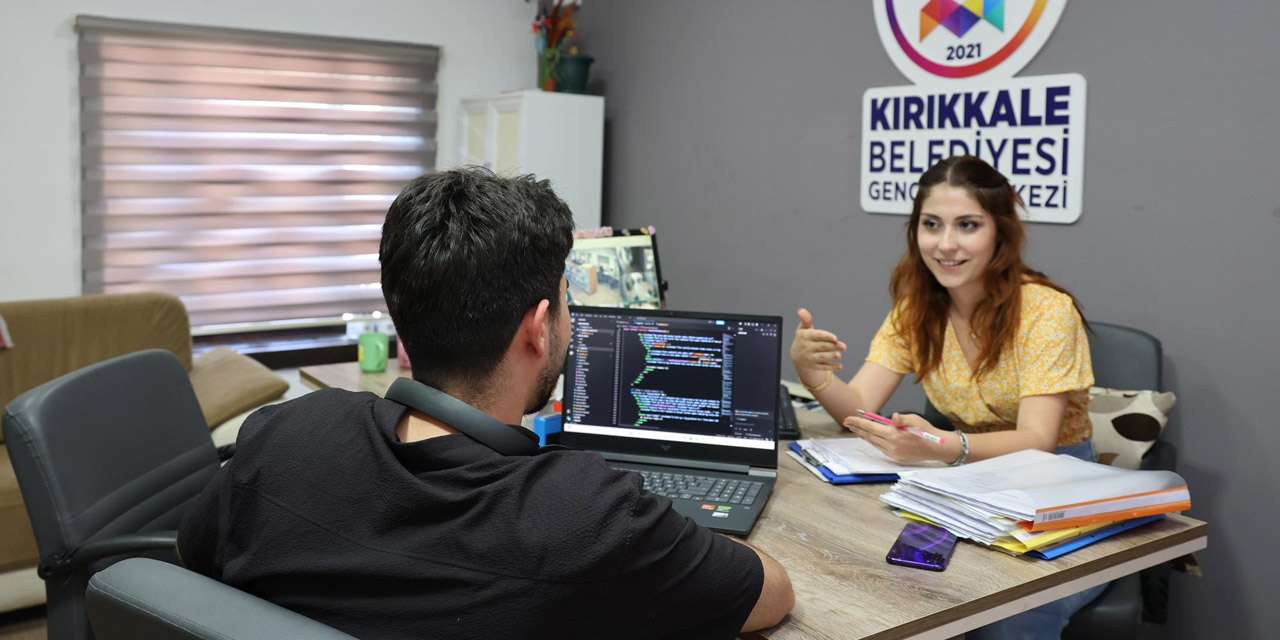 Kırıkkale Belediyesi gençlik merkezi dolup taşıyor