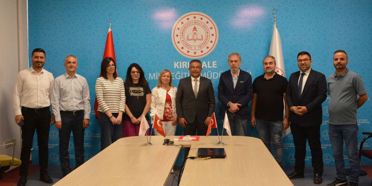 Erasmus+ projesi meyvelerini veriyor: İtalyan öğretmenler Kırıkkale'deki okullarda derse girecek!