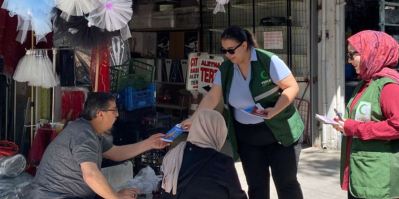 Yeşilay gönüllüleri bağımlılığa karşı sokaklara indi