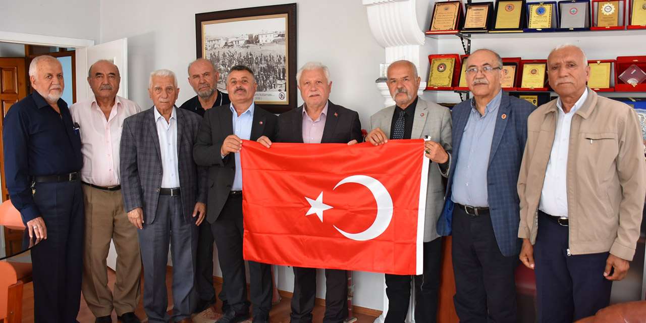 Kırıkkale’nin ak saçlılarından İl Gazetesi’ne anlamlı ziyaret: Şehrin hafızası bu buluşmada bir araya geldi!