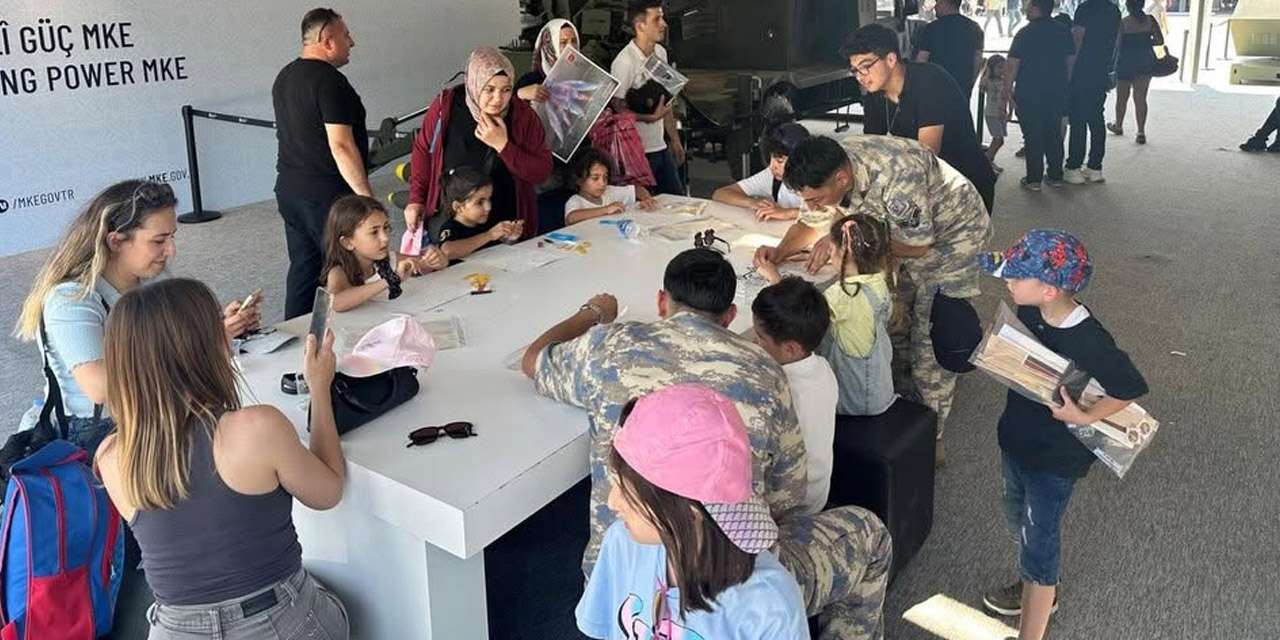 Gökyüzü sevdalıları bu stantta buluşuyor: MKE teknolojisi gençlere ilham oldu