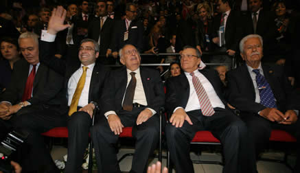 Sonunda birleştiler